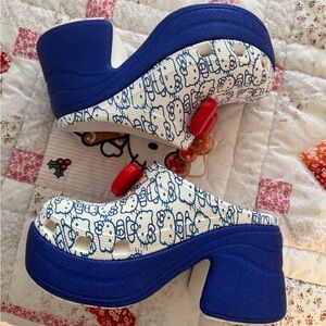Hello Kitty Crocs Siren